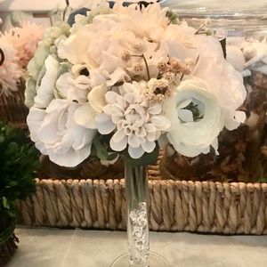 Beautiful Neutral Colors! Cream, White, & Green🌷